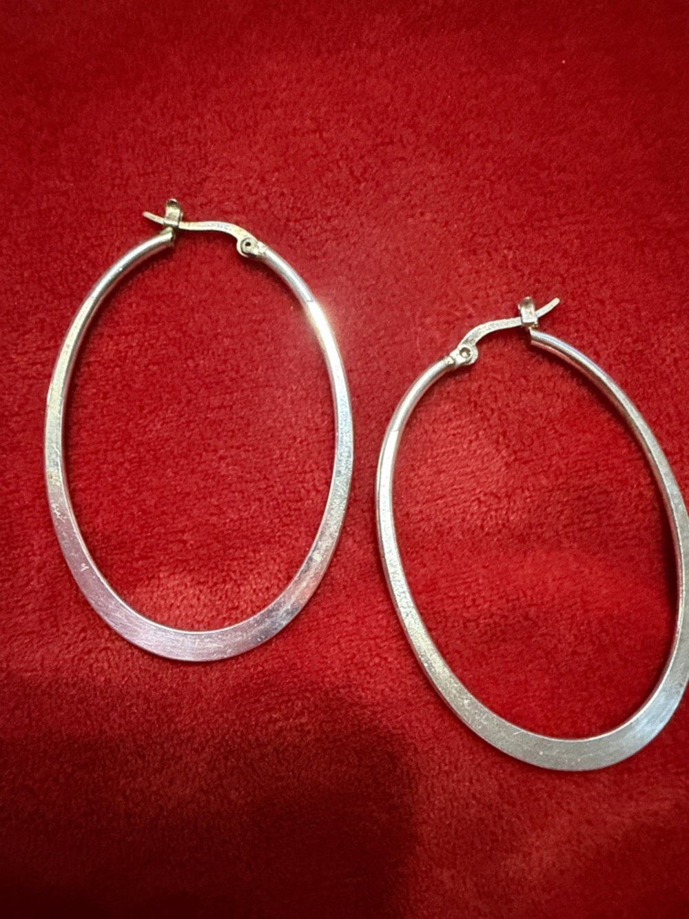 Tiffany & Co. Silver Oval Hoop Earrings - Picture 4 of 5